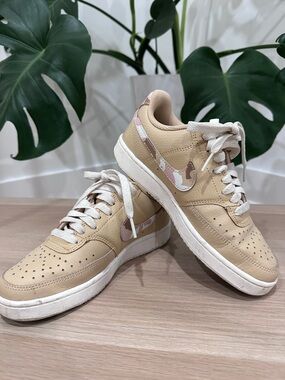 Nike Women’s Beige Sneakers with Pink Camo Swoosh